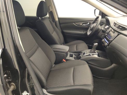 Used 2019 Nissan Rogue SV image 21