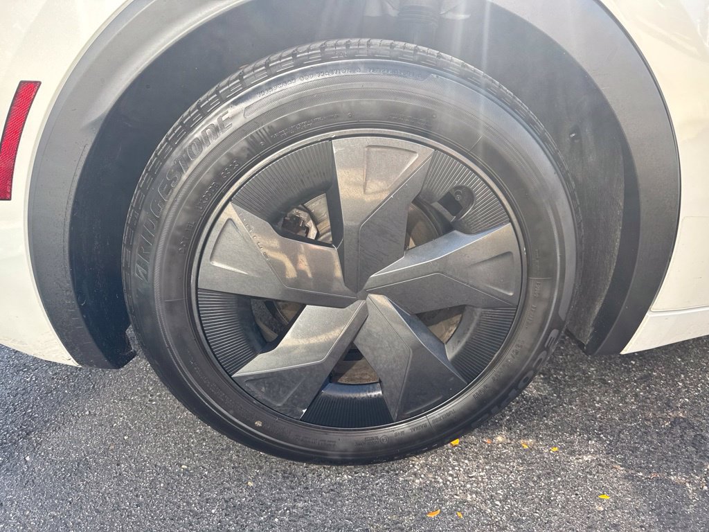 Certified 2023 Toyota Prius LE FWD image 41