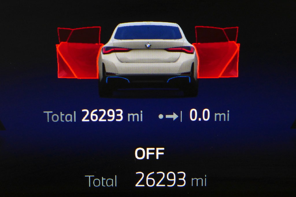 Certified 2024 BMW i4 eDrive35 w/ Premium Package RWD image 32