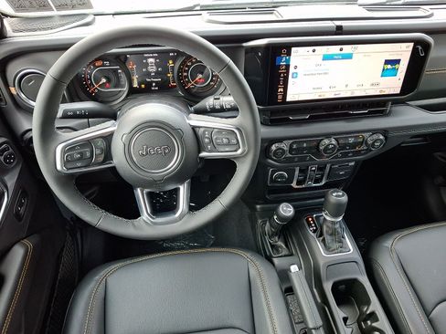 New 2026 Jeep Wrangler Unlimited Sahara AWD/4WD image 7