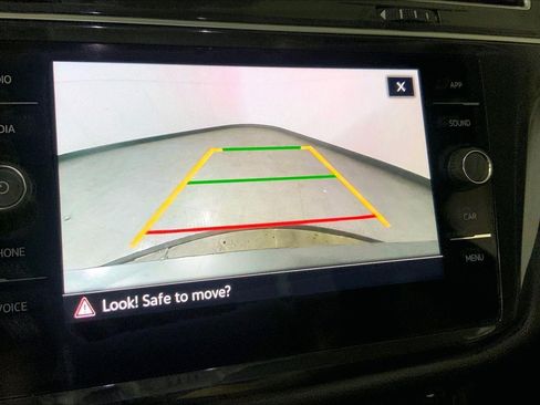 Used 2024 Volkswagen Tiguan SE FWD image 21
