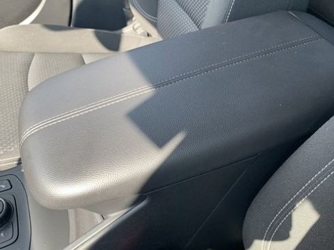 Used 2023 GMC Terrain SLE w/ Driver Convenience Package image 23