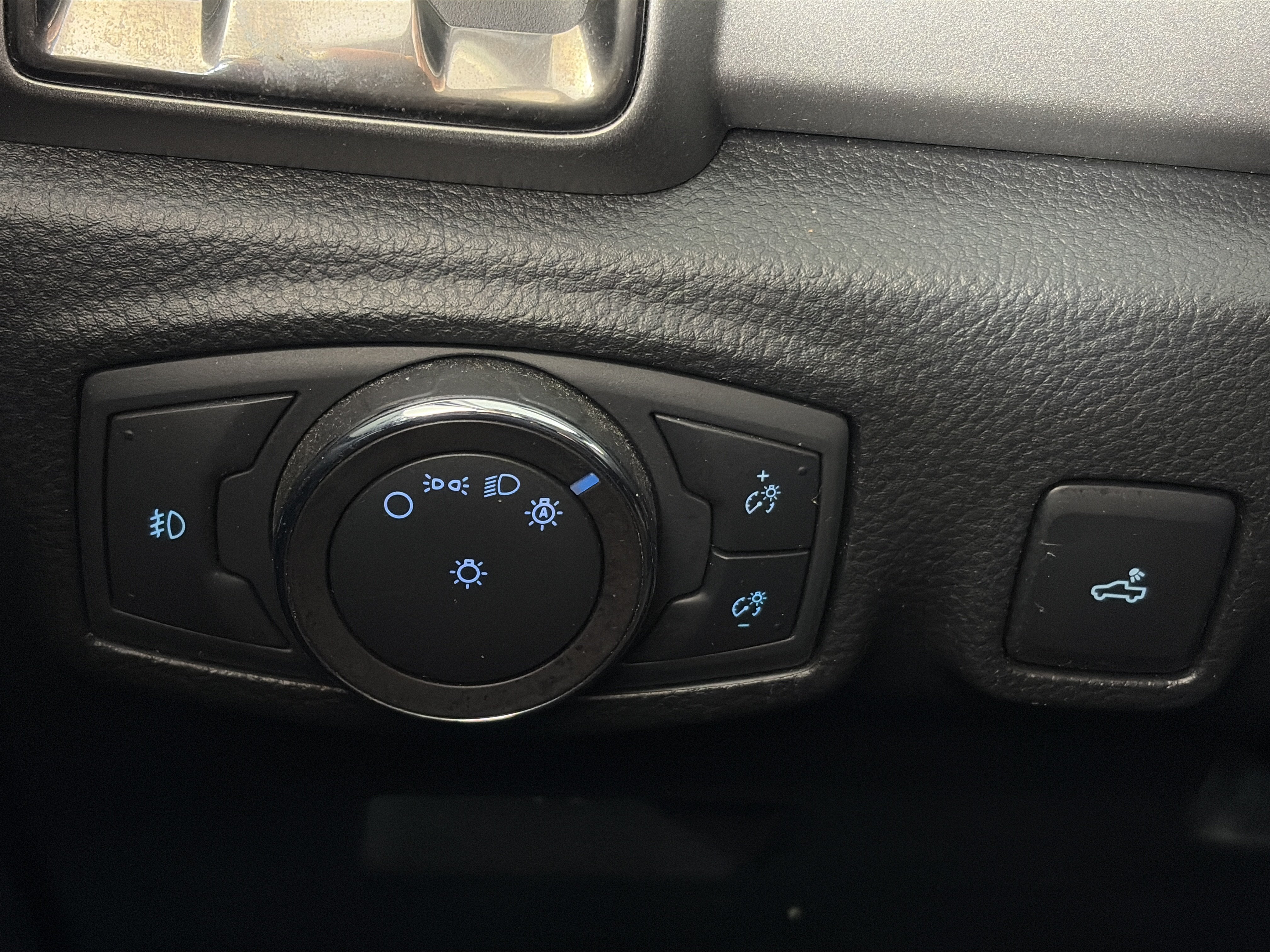 Used 2019 Ford Ranger XLT w/ Equipment Group 302A Luxury AWD/4WD image 34