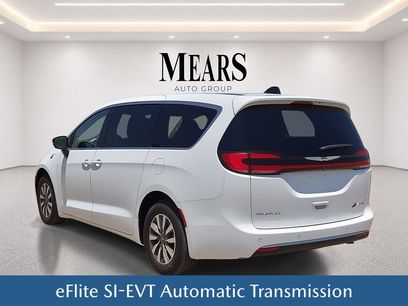 Used 2024 Chrysler Pacifica Limited
