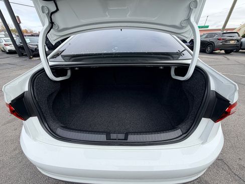 Used 2019 Volkswagen Jetta GLI image 21