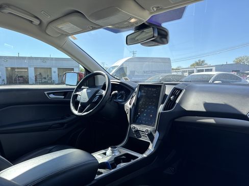 Used 2023 Ford Edge SEL image 16