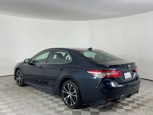 Used 2020 Toyota Camry SE w/ Carpet Mat Package FWD image 8