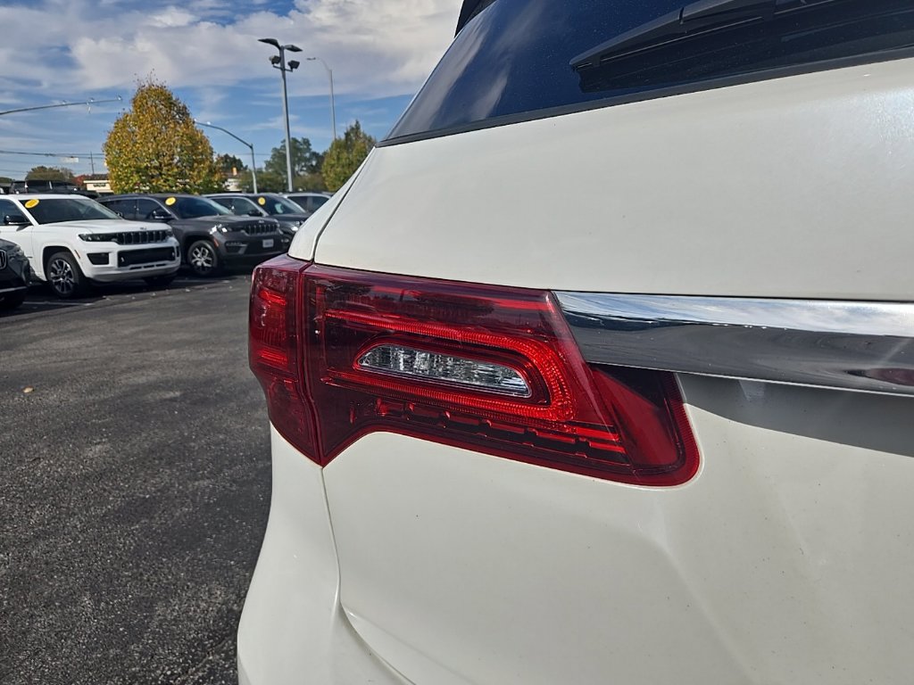 Used 2016 Acura MDX w/ Technology Package AWD/4WD image 10