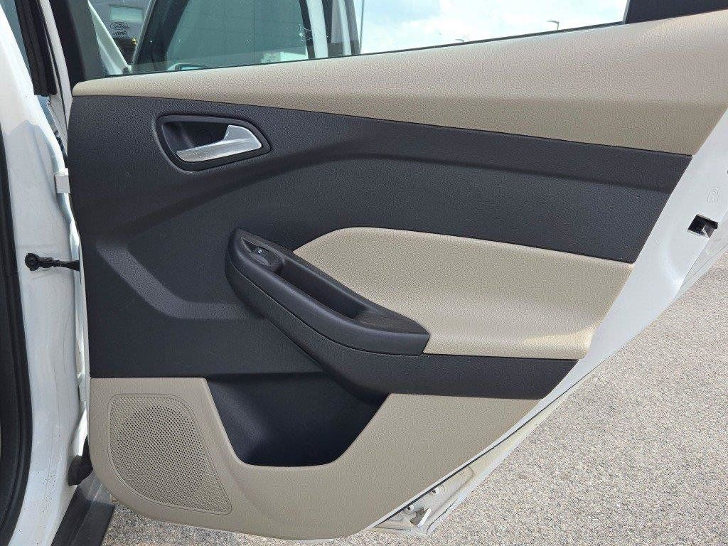 Used 2012 Ford Focus SE FWD image 8
