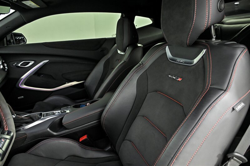 Used 2022 Chevrolet Camaro ZL1 RWD image 18