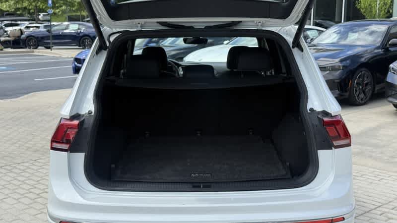 Used 2022 Volkswagen Tiguan SEL R-Line AWD/4WD image 19