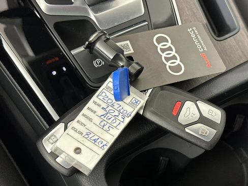Used 2023 Audi Q5 2.0T Premium w/ Convenience Package image 23