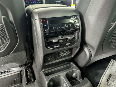 New 2025 Jeep Grand Cherokee L Limited w/ Black Appearance Package image 33