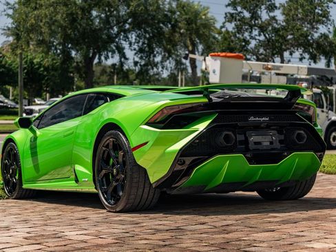 Used 2024 Lamborghini Huracan Tecnica RWD image 3