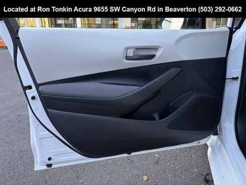 Used 2022 Toyota Corolla LE image 11