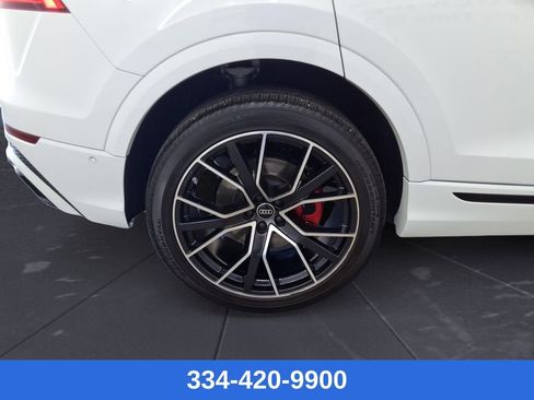 Used 2023 Audi Q8 Premium Plus image 38