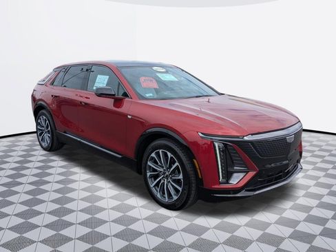 Certified 2024 Cadillac Lyriq Sport AWD/4WD image 4