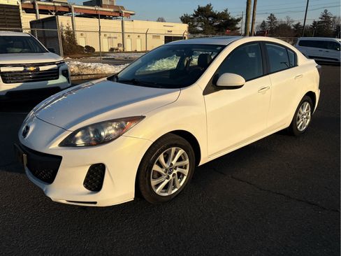 Used 2013 MAZDA MAZDA3 i Grand Touring image 2