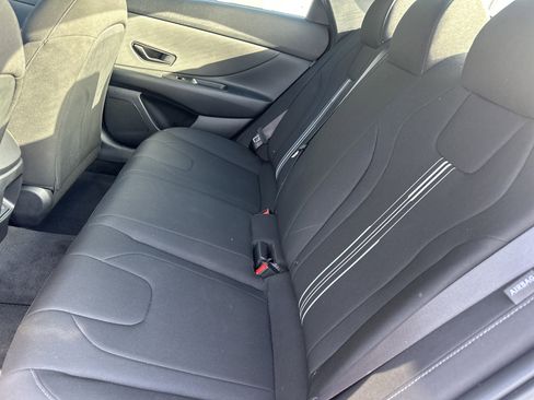 Used 2025 Hyundai Elantra Sport FWD image 10