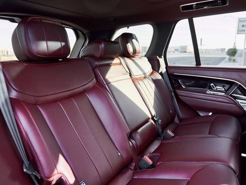 Used 2025 Land Rover Range Rover SE image 41