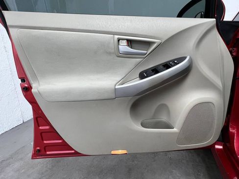Used 2010 Toyota Prius Two w/ Preferred Accessory Pkg FWD image 7