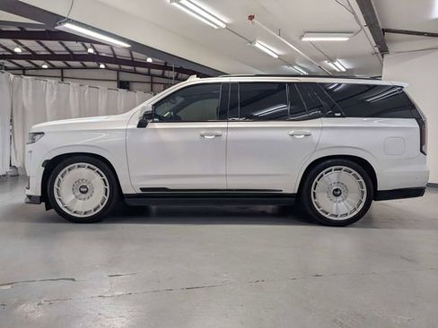 Used 2022 Cadillac Escalade Sport Platinum w/ LPO, Floor Liner Package AWD/4WD image 26
