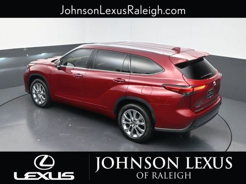 Used 2020 Toyota Highlander Limited FWD image 27