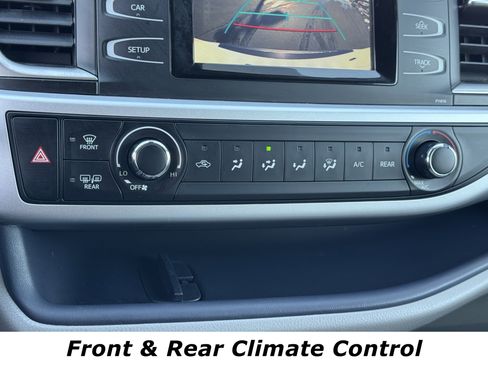 Used 2019 Toyota Highlander LE image 10