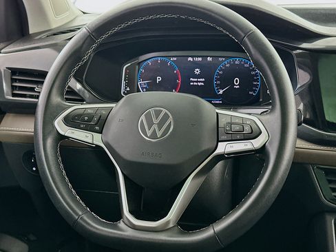 Used 2022 Volkswagen Taos SEL w/ Panoramic Sunroof Package image 8