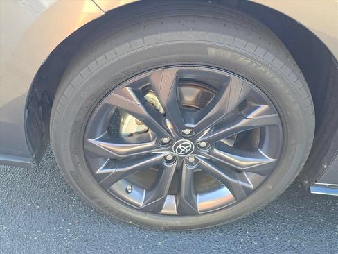 Used 2022 Toyota Sienna XSE FWD image 4