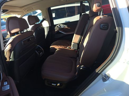 Used 2026 BMW X7 xDrive40i image 10