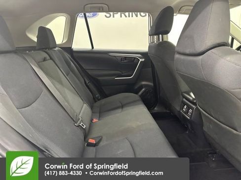 Used 2019 Toyota RAV4 LE image 13