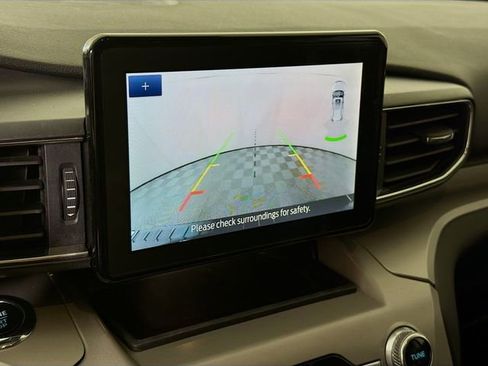 Used 2023 Ford Explorer XLT w/ Equipment Group 202A RWD image 16