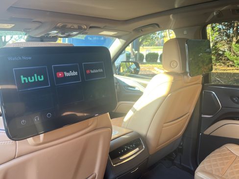 Used 2023 Cadillac Escalade Sport w/ Touring Package image 29