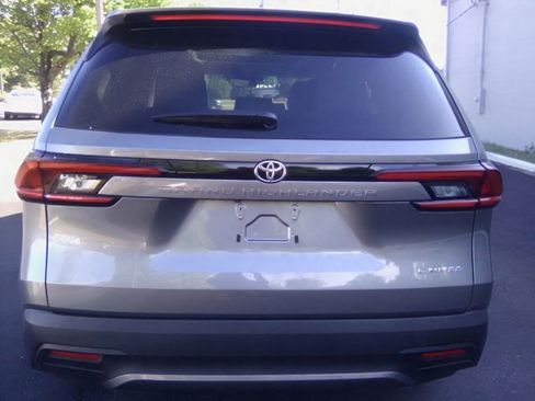 Used 2025 Toyota Grand Highlander FWD image 6