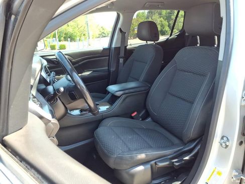 Used 2019 GMC Acadia SLE image 4