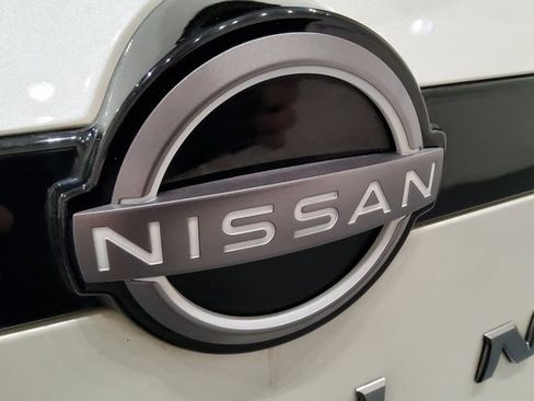 Used 2024 Nissan Pathfinder Platinum image 38