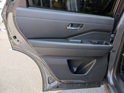 Used 2022 Nissan Pathfinder SV AWD/4WD image 26