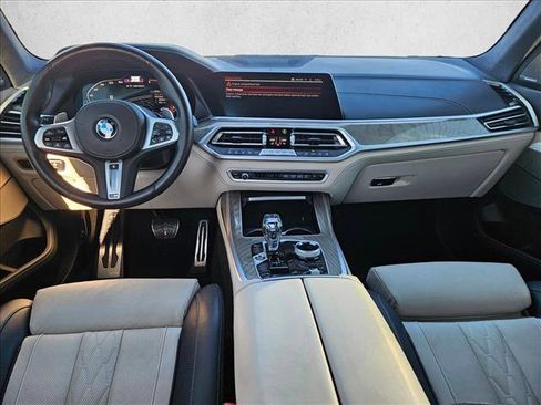Used 2022 BMW X7 M50i w/ Dynamic Handling Package image 18
