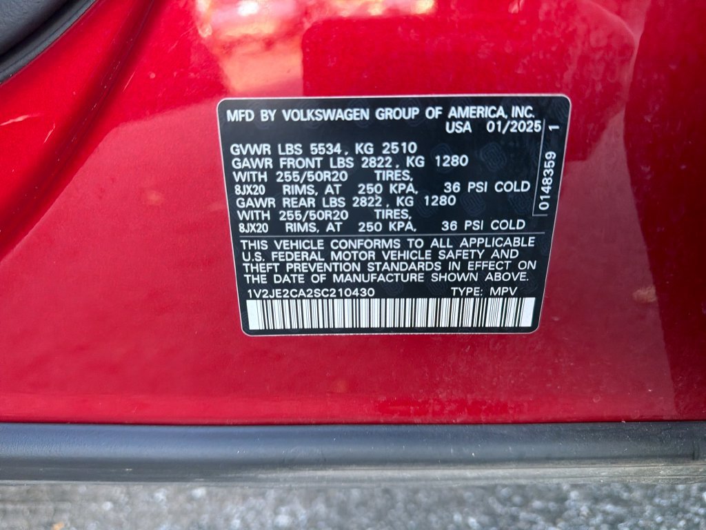 Used 2025 Volkswagen Atlas Cross Sport SE w/ Panoramic Sunroof Package FWD image 31