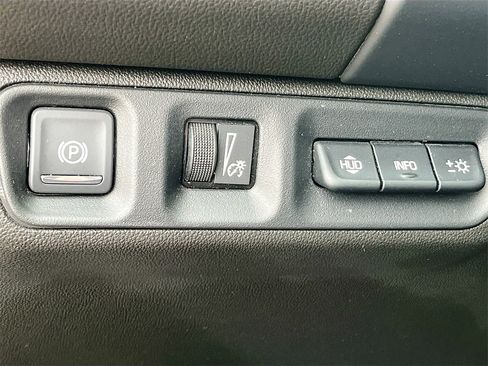 Used 2022 GMC Acadia Denali w/ Denali Ultimate Package image 10