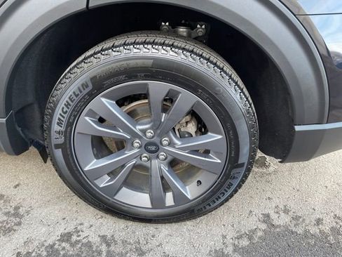 Used 2023 Ford Explorer XLT w/ Equipment Group 202A AWD/4WD image 42