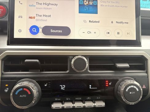 Used 2024 Toyota Tacoma TRD Sport w/ TRD Sport Upgrade Package image 23