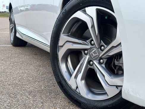Used 2020 Honda Accord EX-L image 2
