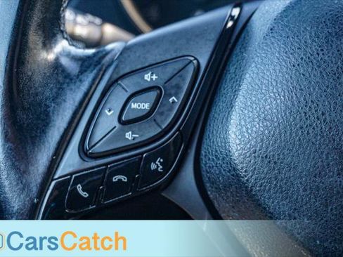 Used 2018 Toyota C-HR XLE image 33