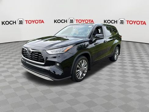 Used 2021 Toyota Highlander Platinum AWD/4WD image 3