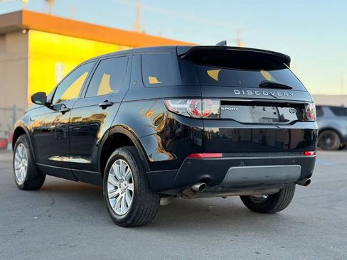 Used 2018 Land Rover Discovery Sport SE image 11