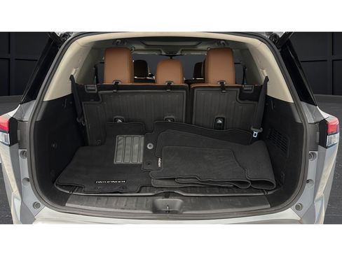 Used 2024 Nissan Pathfinder Platinum w/ Cargo Package AWD/4WD image 25
