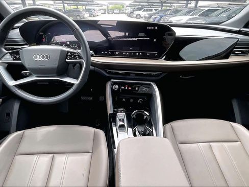 Used 2025 Audi Q5 Premium w/ Convenience Package AWD/4WD image 16
