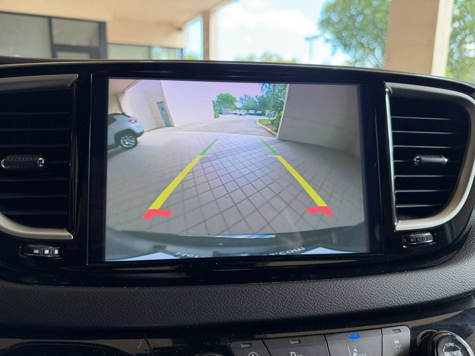 Used 2025 Chrysler Pacifica Select FWD image 22